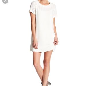 Bobeau Short Sleeve Ivory Shift Crepe Dress.XS